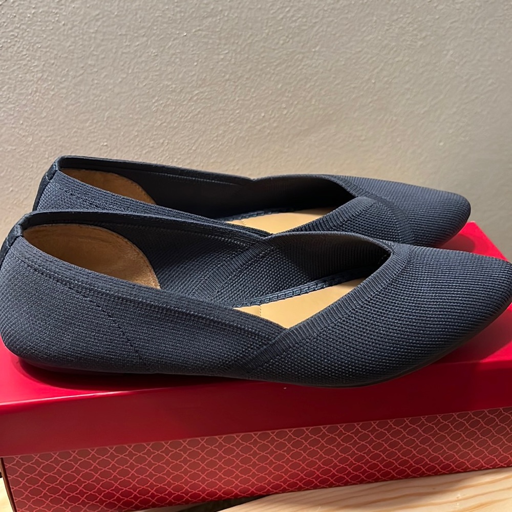 EUC Kelly & Katie Jayde navy flat, size 9